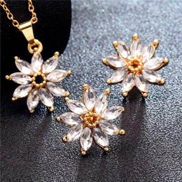 Cute Gold Plated Zirconia Necklace Earrings set. - Picture 3 of 8